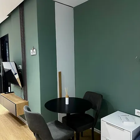 Central Apartments Tirana Appartamento *